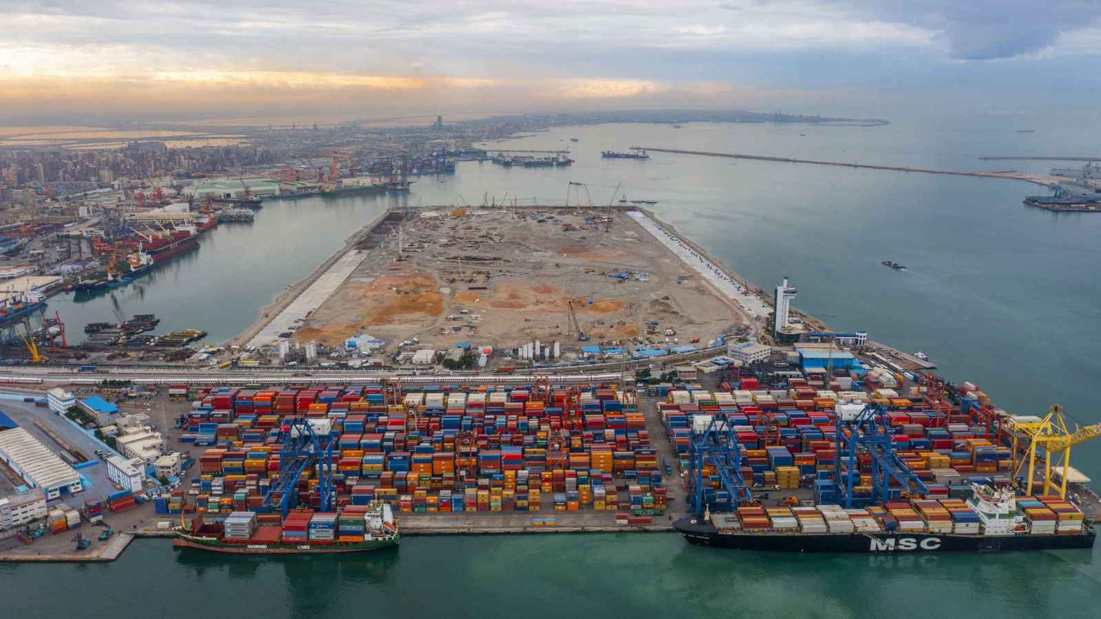 مصر تنفي استقبال ميناء الإسكندرية سفينة تحمل أسلحة لإسرائيل