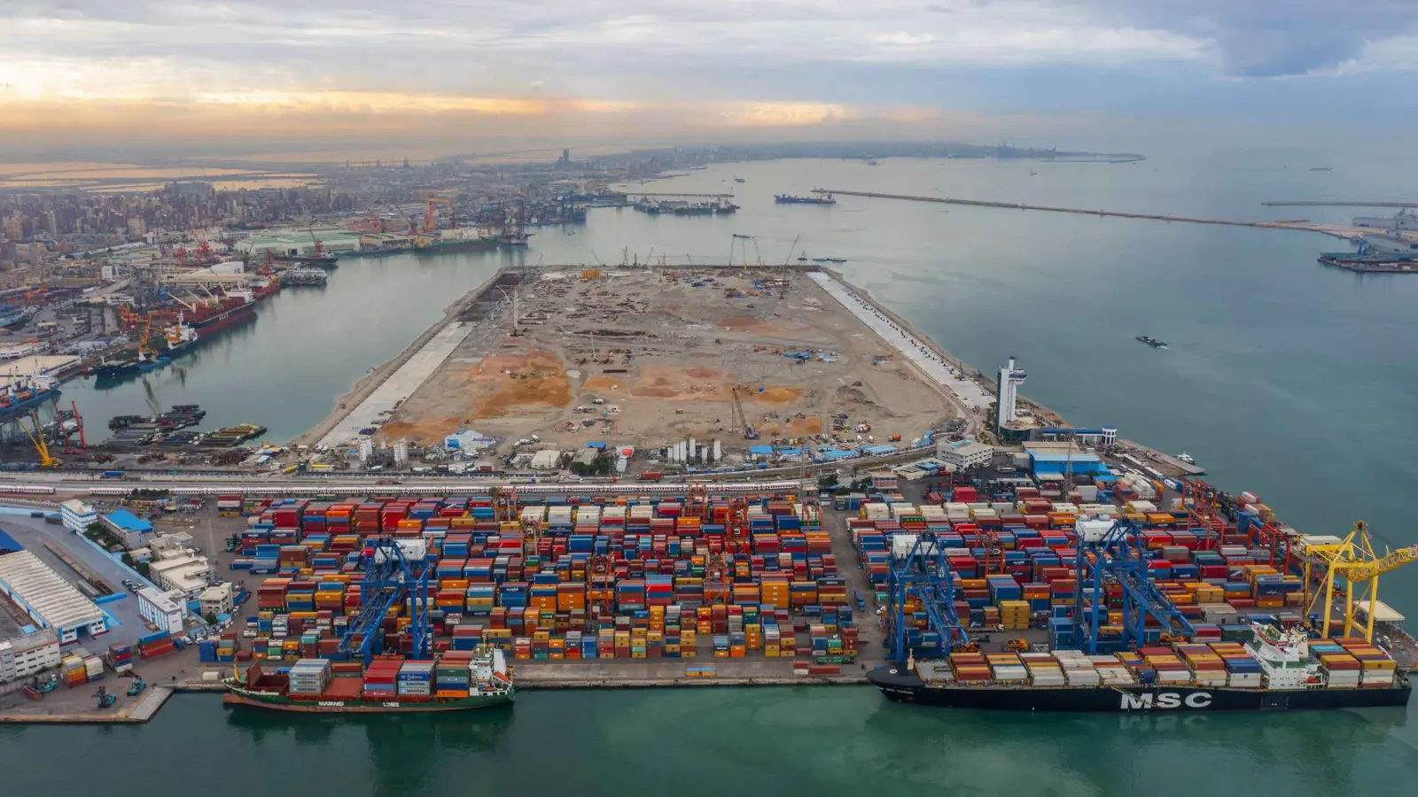 مصر تنفي استقبال ميناء الإسكندرية سفينة تحمل أسلحة لإسرائيل