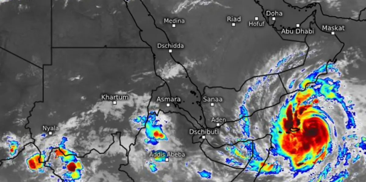 ما الذي يعنيه تحوّل الإعصار مكونو إلى الدرجة الثالثة؟