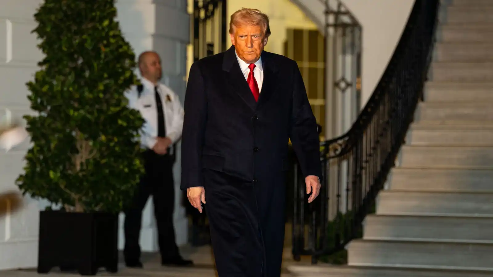 بين مكاسب التكنولوجيا وخسائر التجزئة.. حصاد متباين لعام ترامب الأول