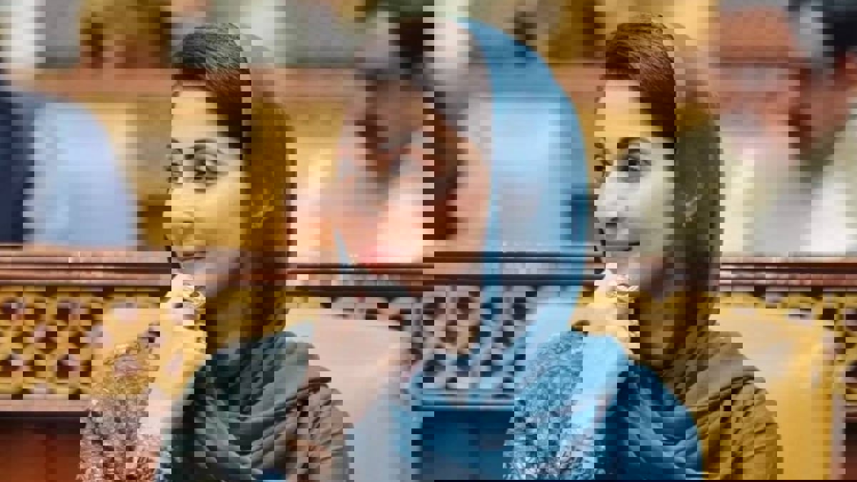 فيديو لرئيسة وزراء إقليم البنجاب وهي تدفع امرأة بطريقة مهينة يثير الجدل