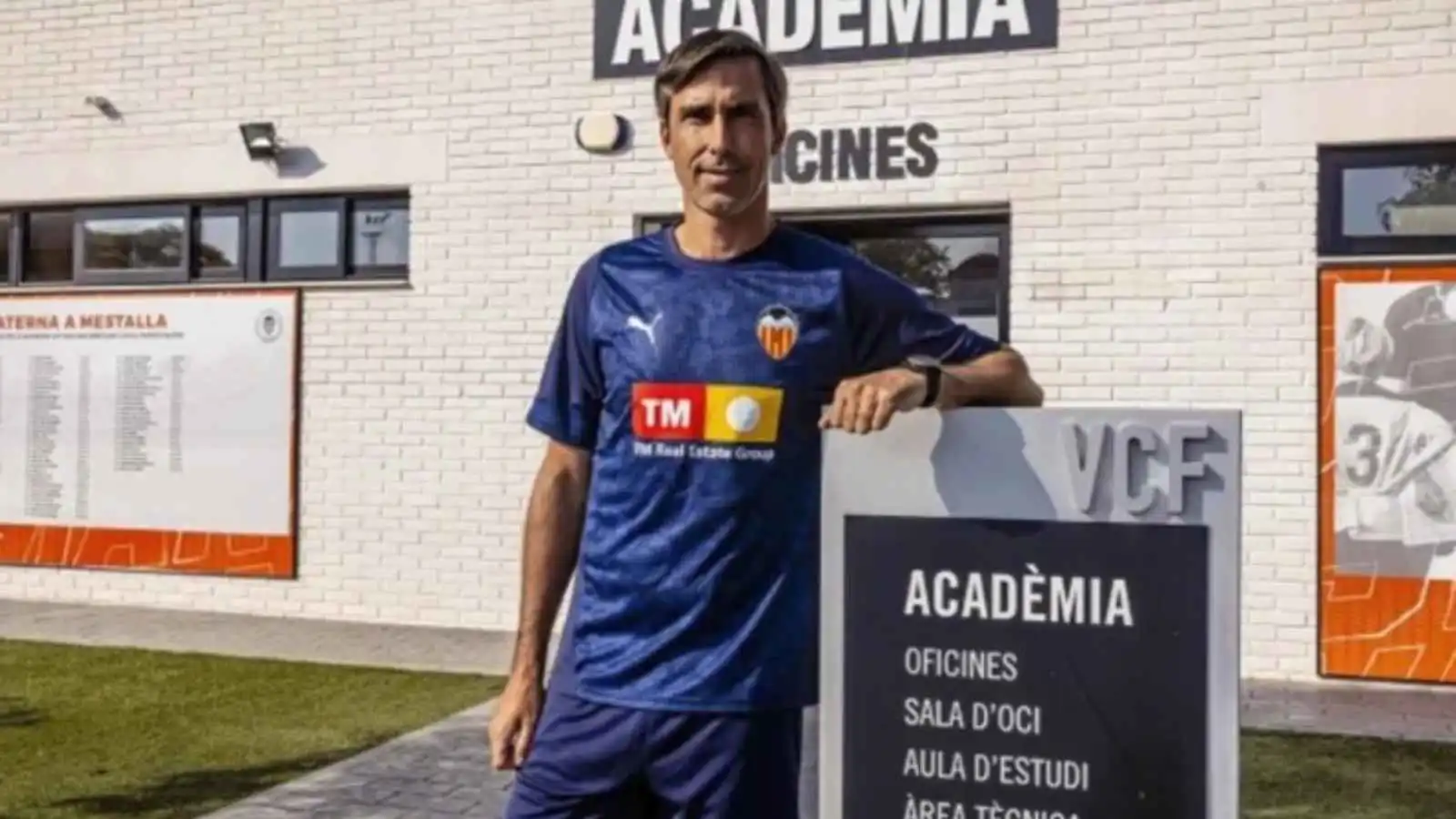 العثور على جثة من أفراد أسرة المدرب الإسباني فرناندو مارتين بعد غرق قاربها