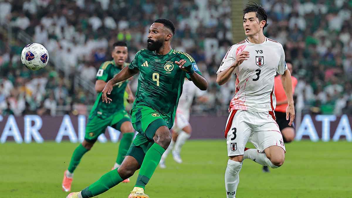 12 مواجهة نارية.. مواعيد مباريات اليوم والقنوات الناقلة