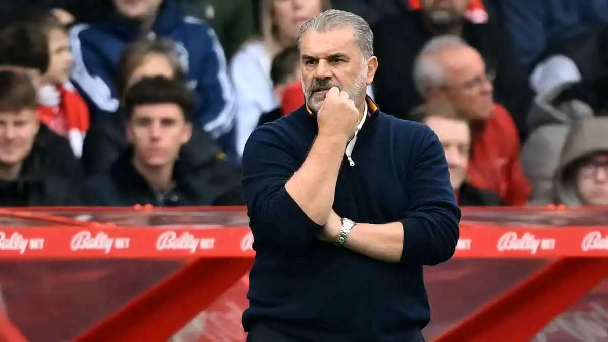 رسمياً.. نوتينغهام فورست يقيل مدربه بوستيكوغلو بعد الخسارة ضد تشيلسي