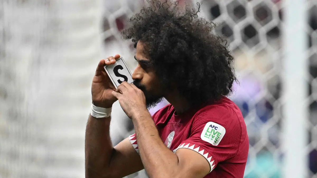 "كويتية".. ما علاقة زوجة أكرم عفيف باحتفالية الساحر؟ (فيديو)