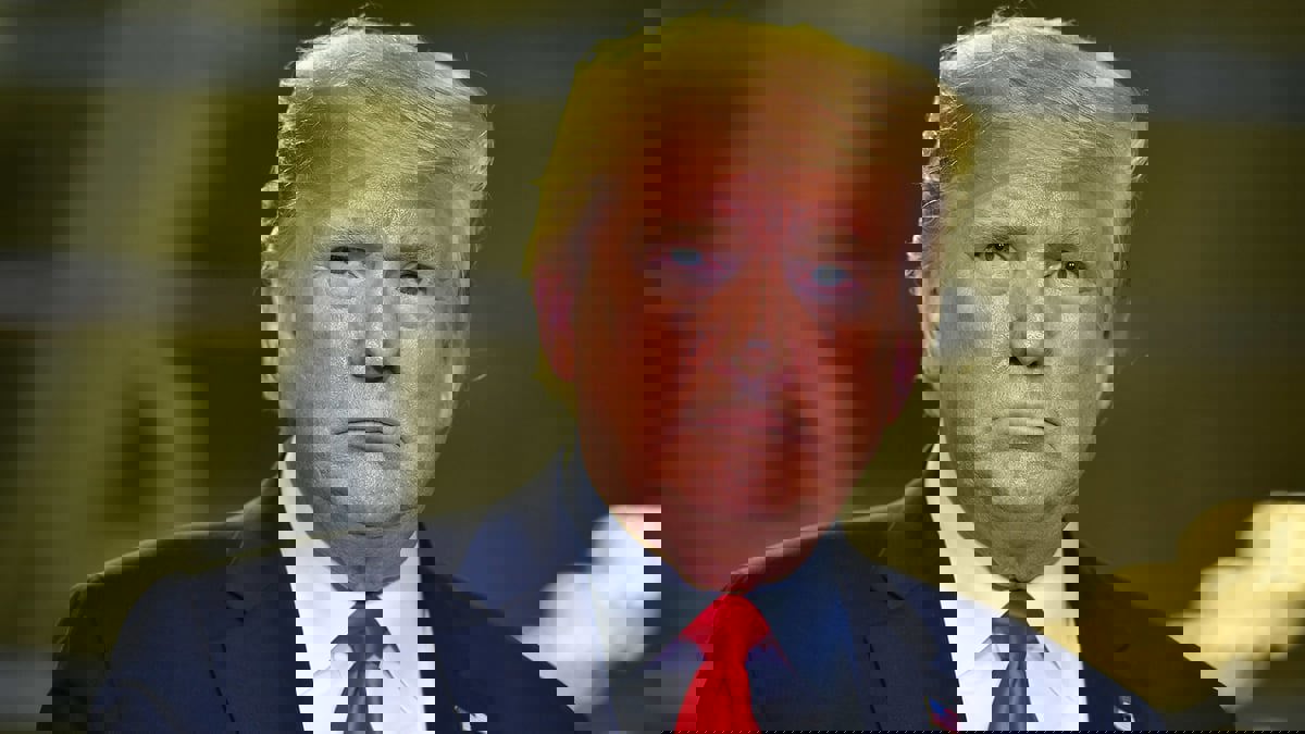 ترامب يسعى لمنع "إف.بي.آي" من مراجعة مواد صادرها من منزله