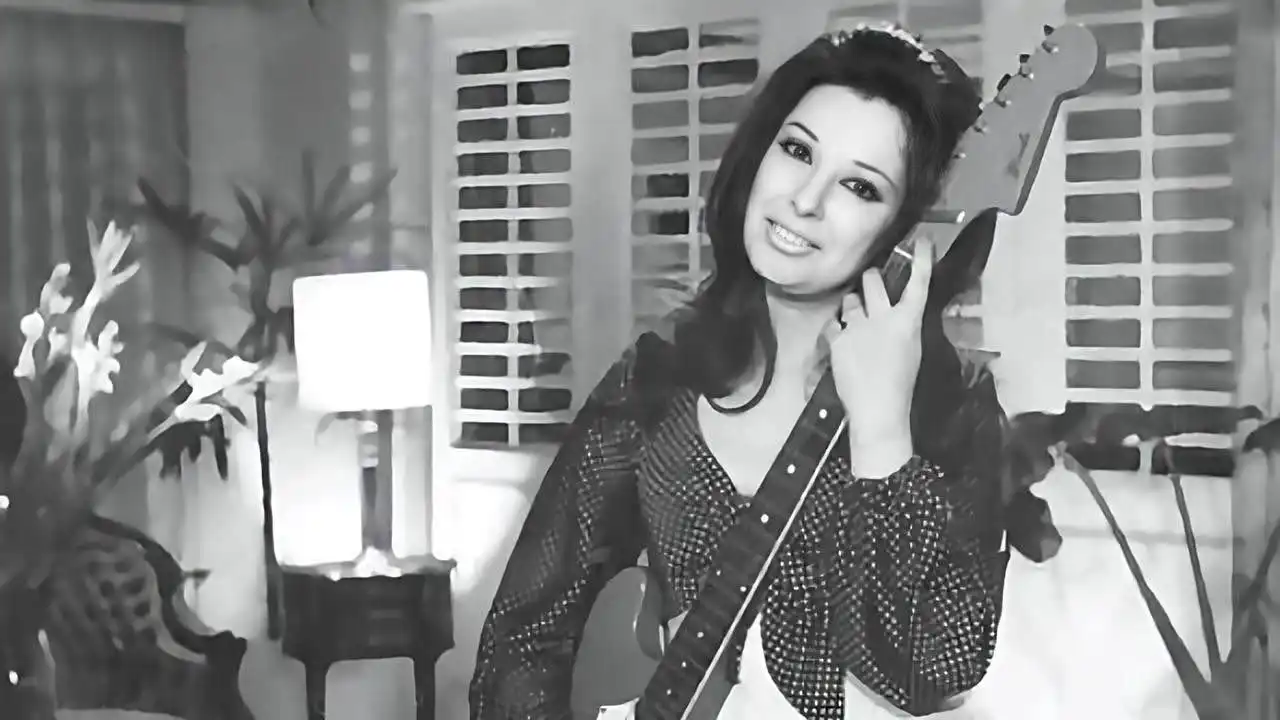 نجاة الصغيرة تفاجئ جمهورها بظهور نادر (صور)