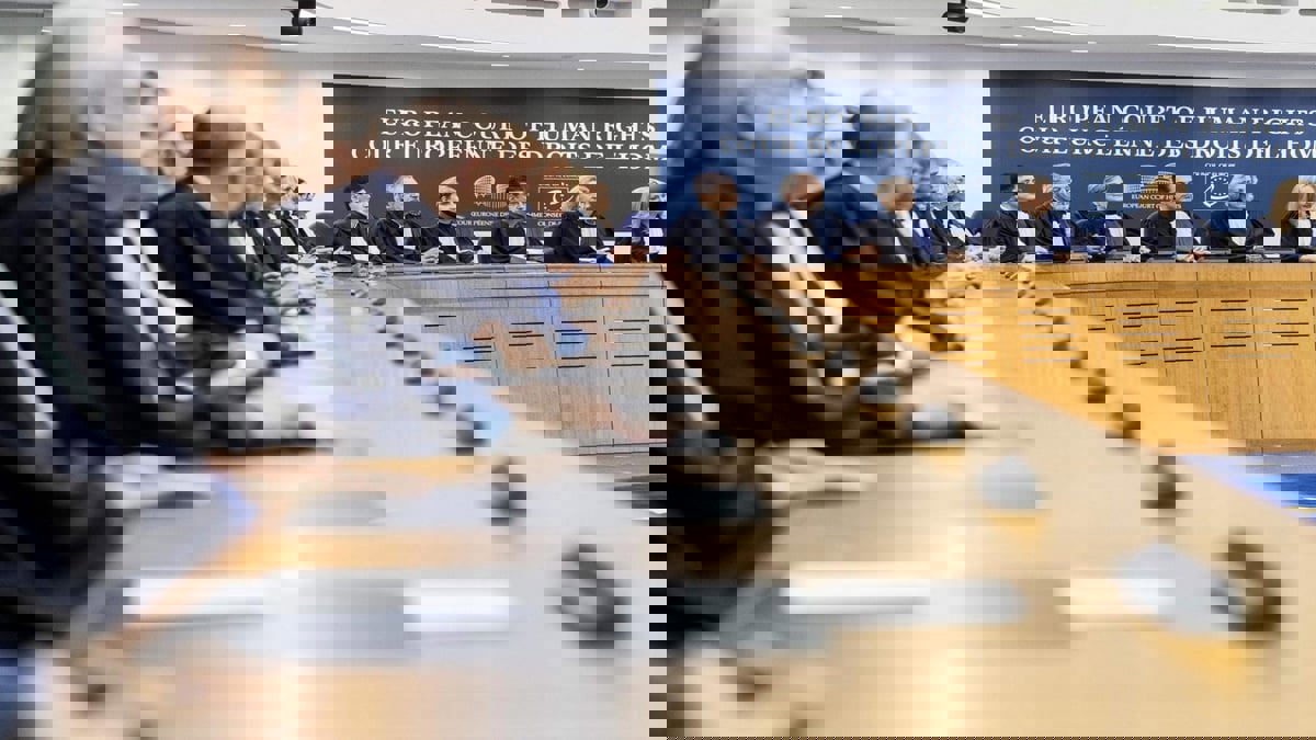 محكمة أوروبية ترفض طلبا بتعليق إجراء طرد داعية من فرنسا إلى المغرب