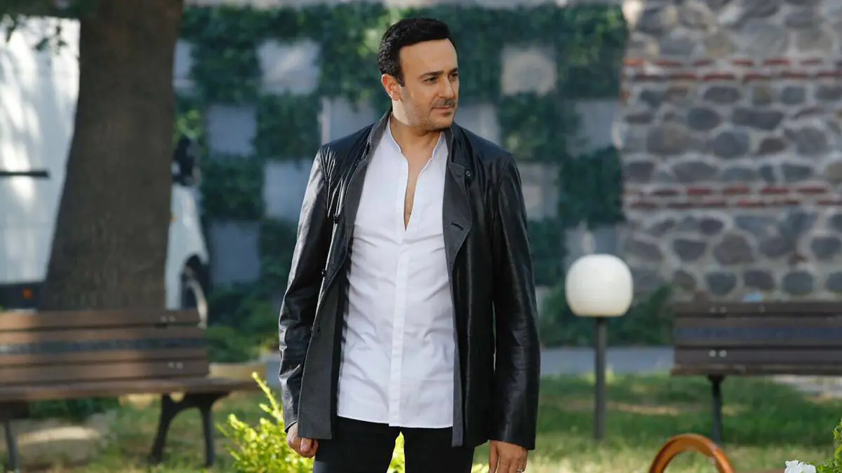 صابر الرباعي يصف منتقديه بالمرضى النفسيين.. ويؤكد: لا أخاف المقارنة مع كاظم الساهر