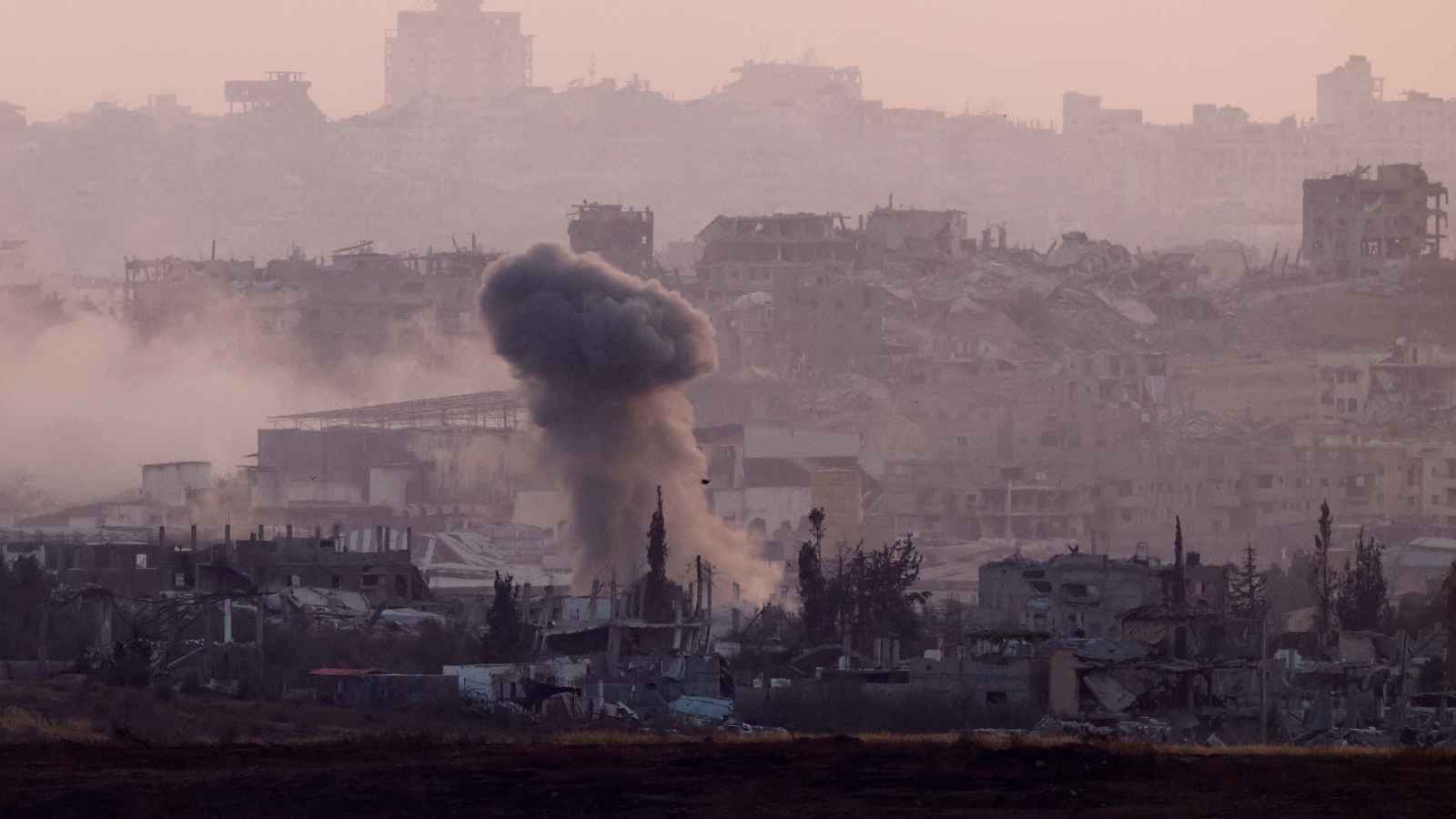 غزة.. مقتل 16 فلسطينيًا في أول أيام عيد الأضحى