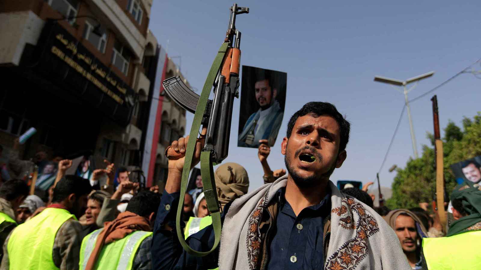 الحوثيون يعلنون استهداف إسرائيل و"ترومان" مجدداً