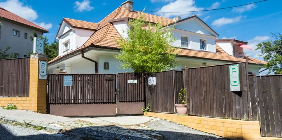 فندق سلوفاكي يرفض استضافة الأتراك والعرب فيه