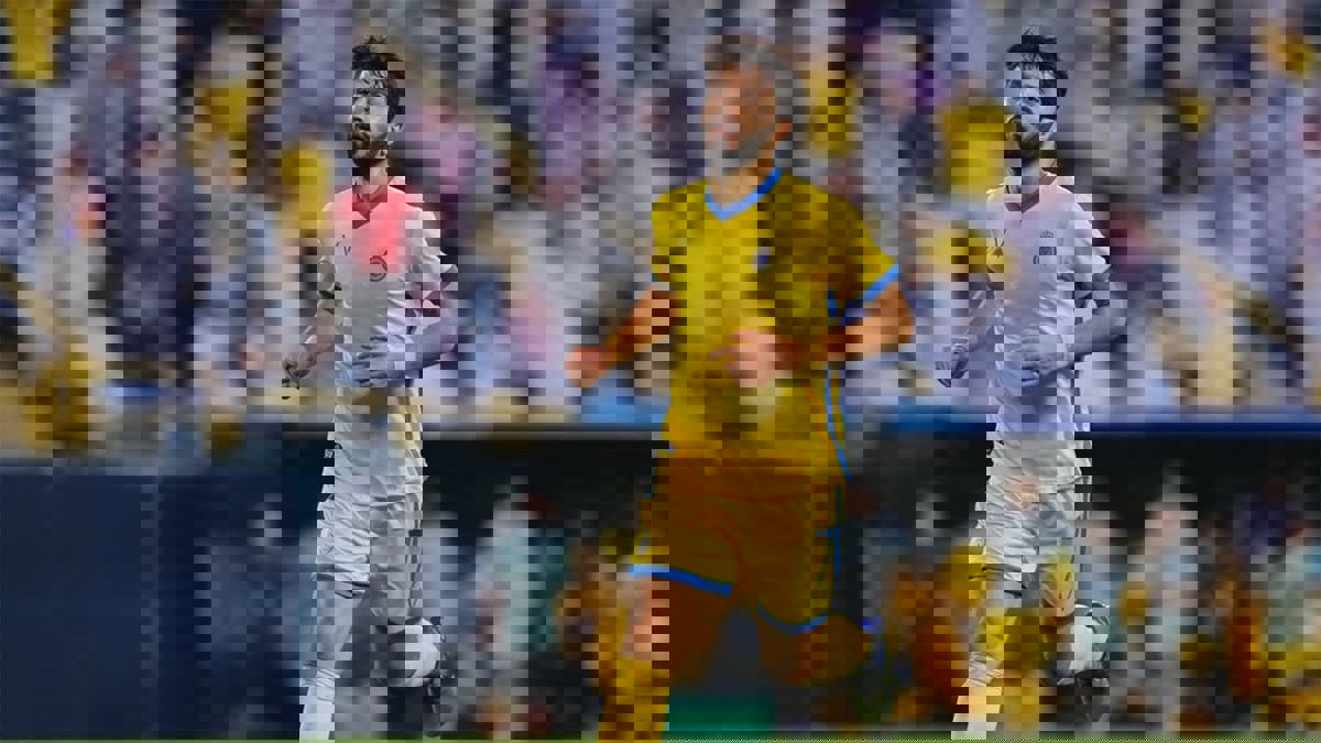 إصابة جلال الدين ماشاريبوف لاعب النصر بكسرين في الوجه والأنف أمام الاتفاق