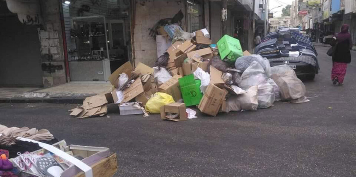 أكوام النفايات في إربد تنذر بكارثة بيئية في الأردن (صور)