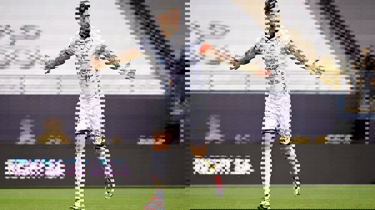 هل جدد إيفر بانيغا عقده مع نادي الشباب السعودي؟