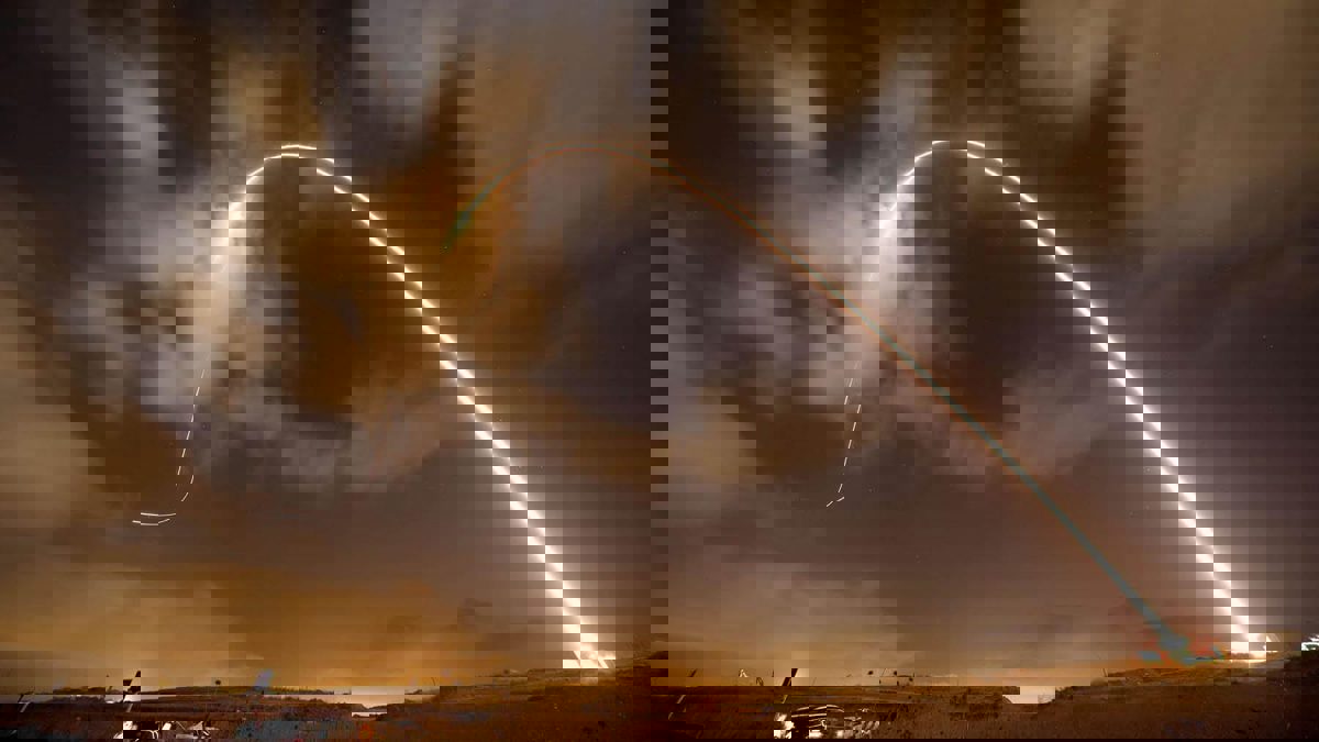 صاروخ فلسطيني يستهدف مستوطنة.. وطائرات الاحتلال تشن غارات على غزة