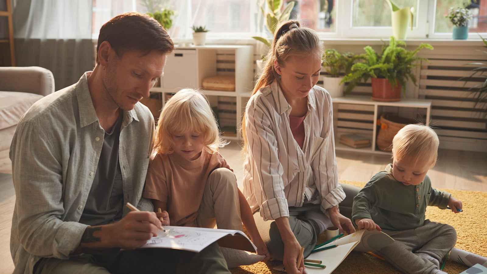 5 نصائح لتنشئة أطفال ناجحين دون "الإفراط في التربية"