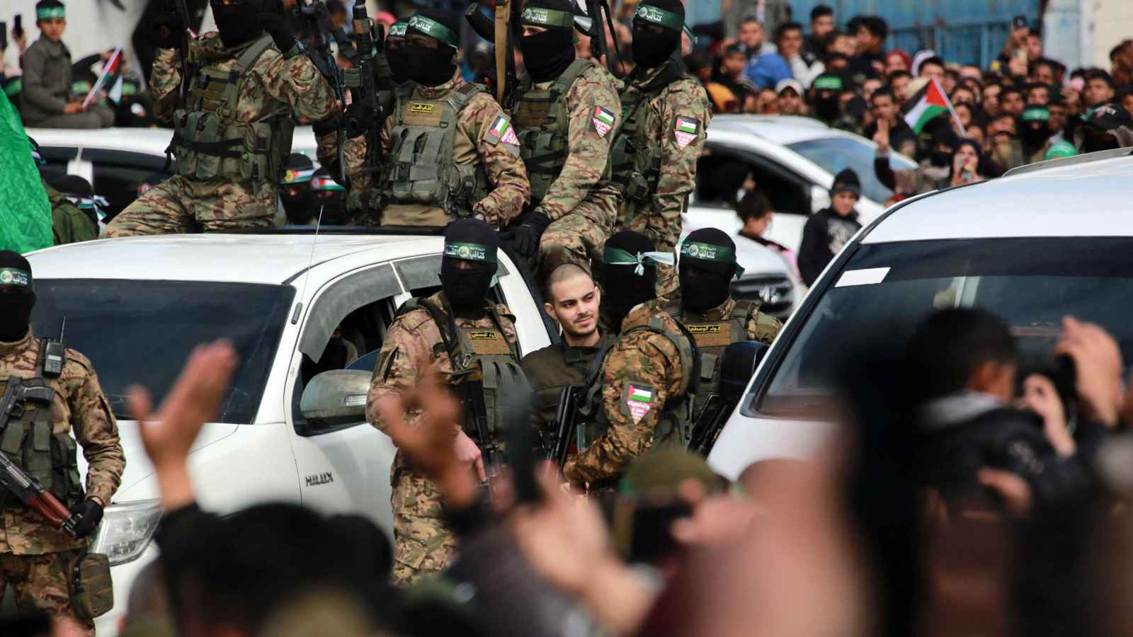 حماس تنشر مشاهد جديدة لرهينتين إسرائيليين (فيديو)