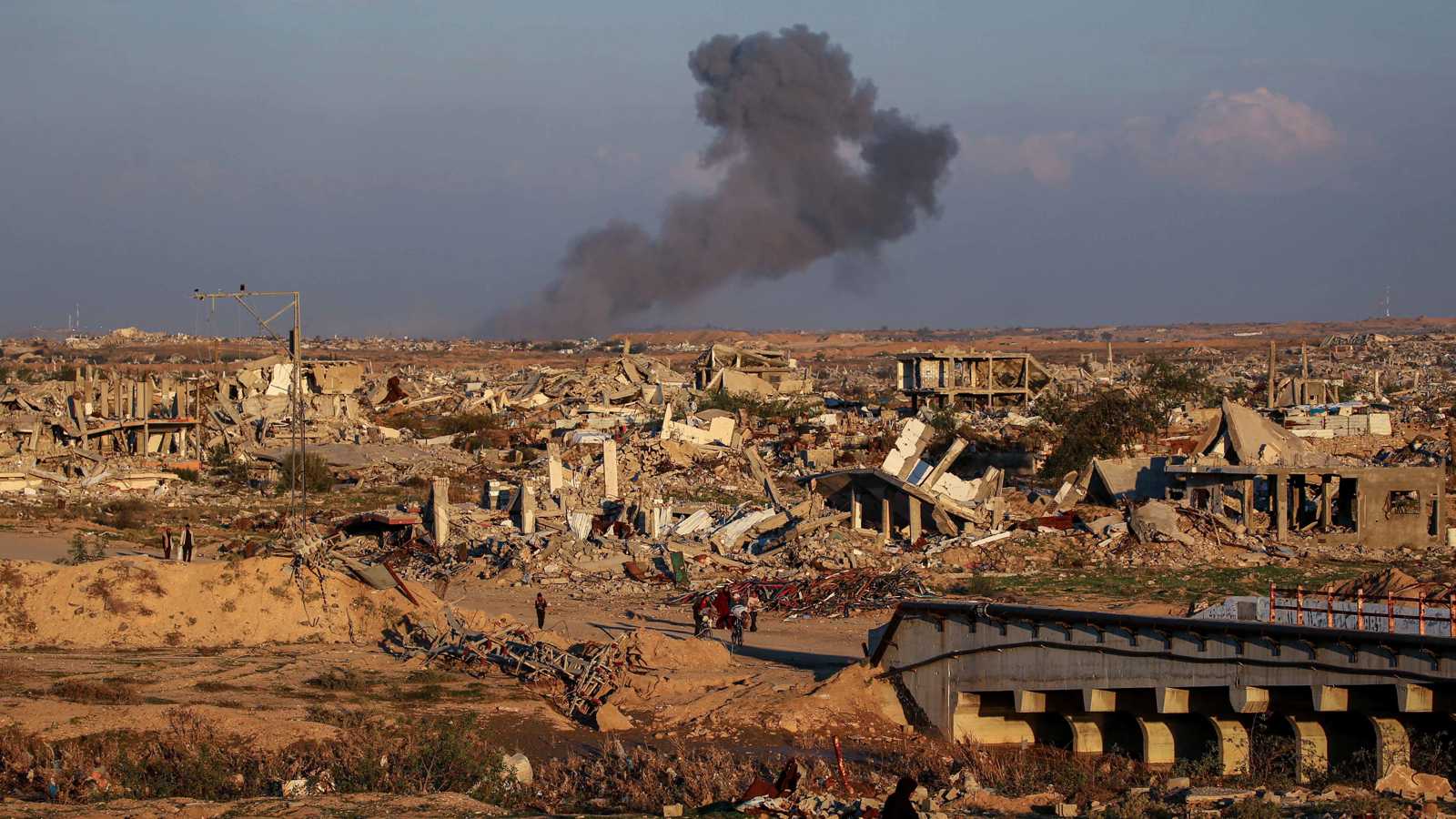 بعد توسيع "الخط الأصفر".. قصف إسرائيلي مكثف على خان يونس ورفح