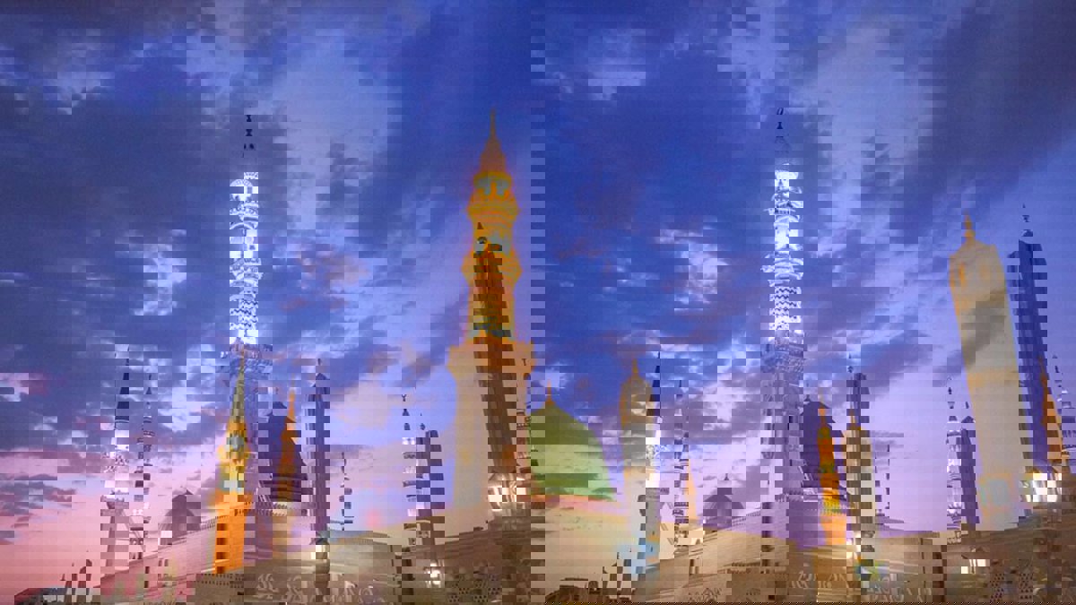 عقب أداء الصلاة.. شاهد لحظة وفاة رجل داخل مسجد بالسعودية (فيديو)