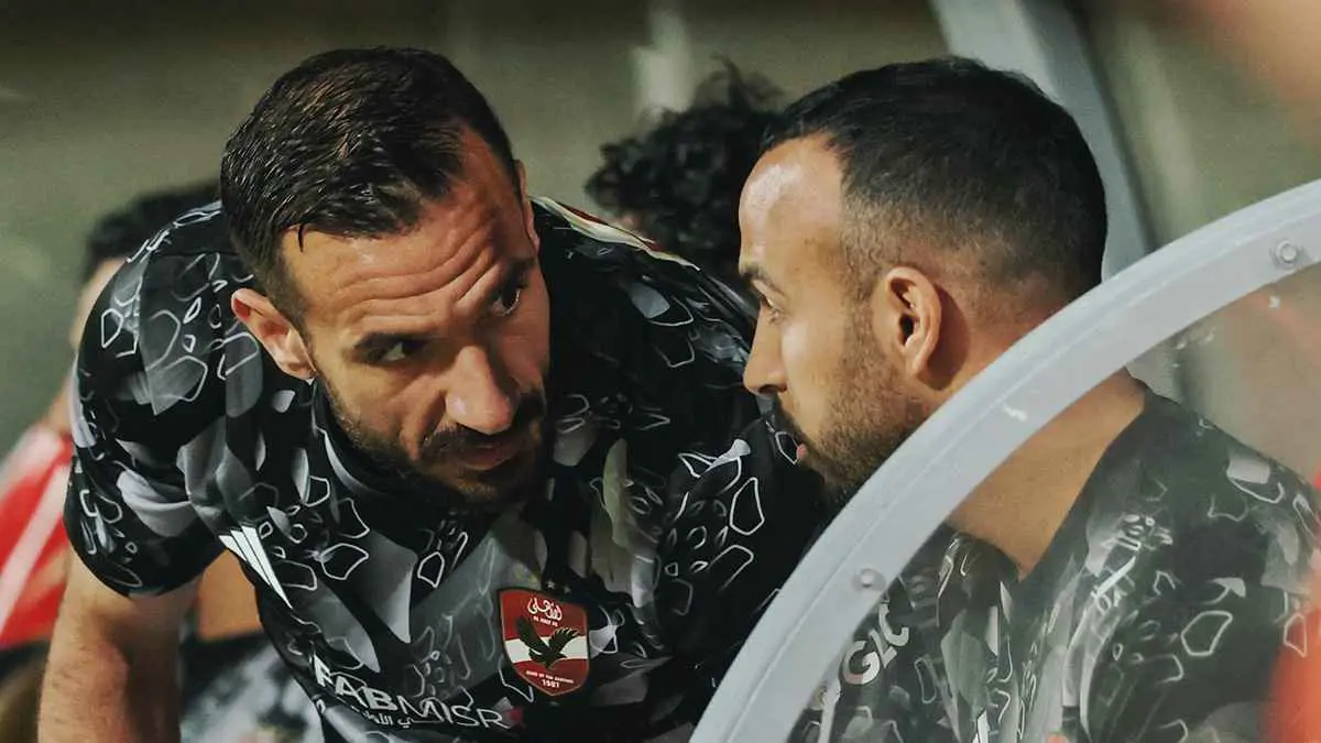 الأهلي يتخذ قرارا صادما تجاه علي معلول ونجم الفريق (فيديو)