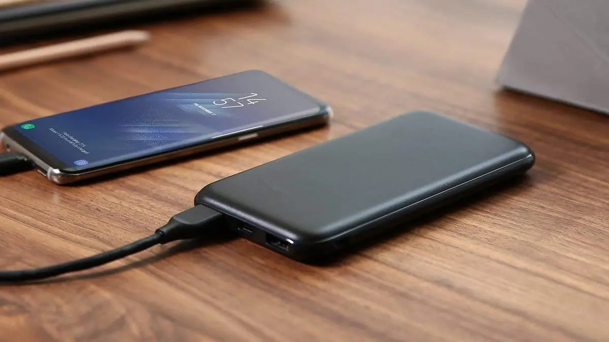 ابتكار "باور بانك" خارق يشحن لاسلكيا بالماء الساخن