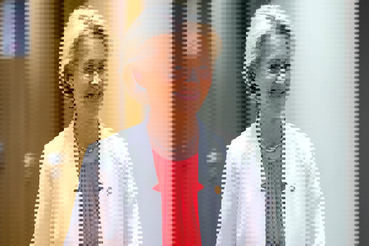 رئيسة المفوضية الأوروبية فون دير لاين تفوز بولاية جديدة