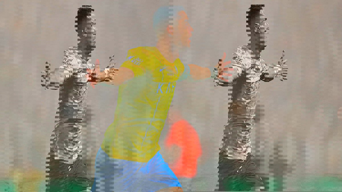 مباراة النصر والأهلي.. رونالدو يرقص العرضة احتفالا باليوم الوطني السعودي (فيديو)