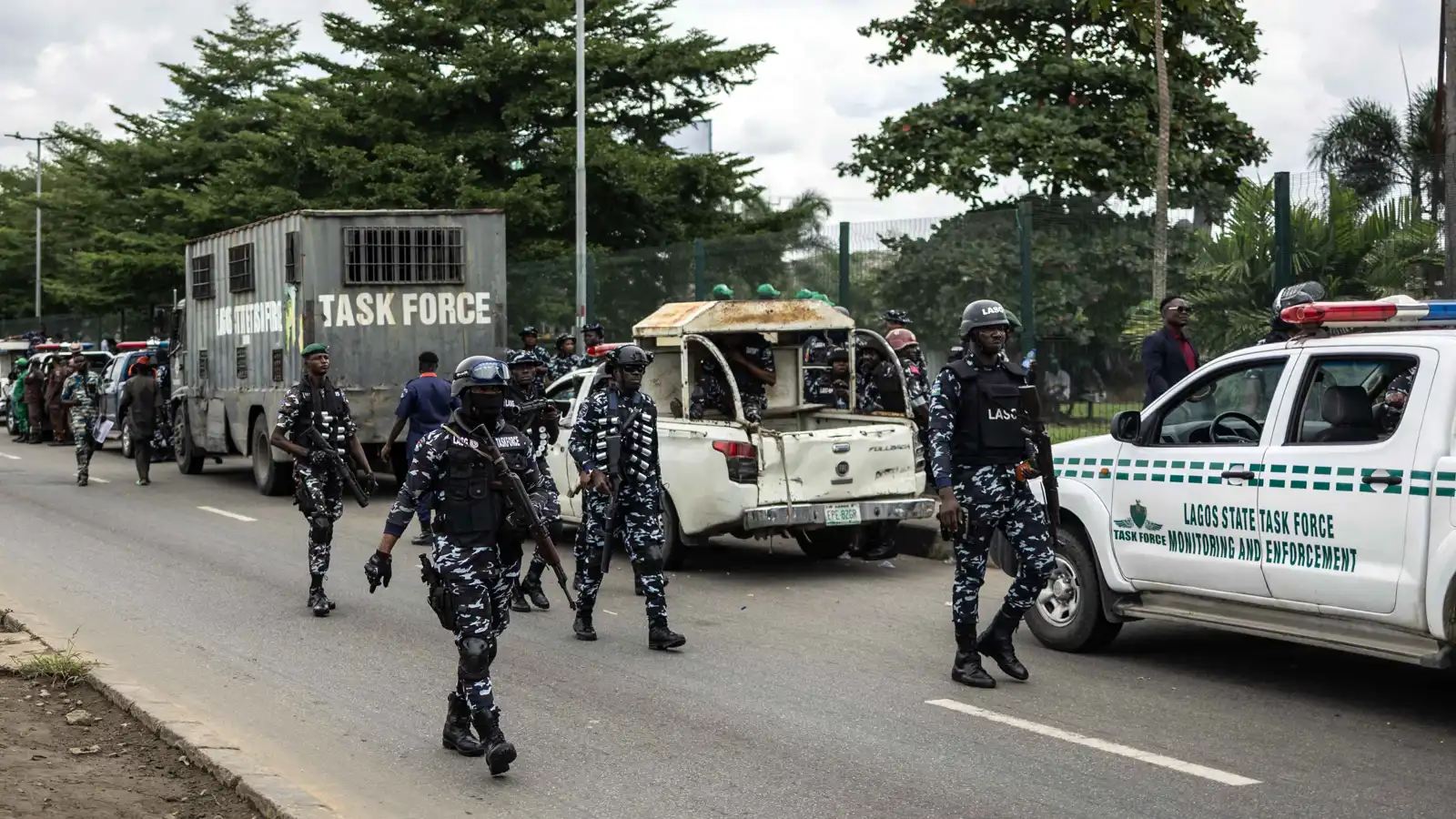 "التوترات تتصاعد".. كبار الضباط في قلب مؤامرة مزعومة ضد الرئيس النيجيري