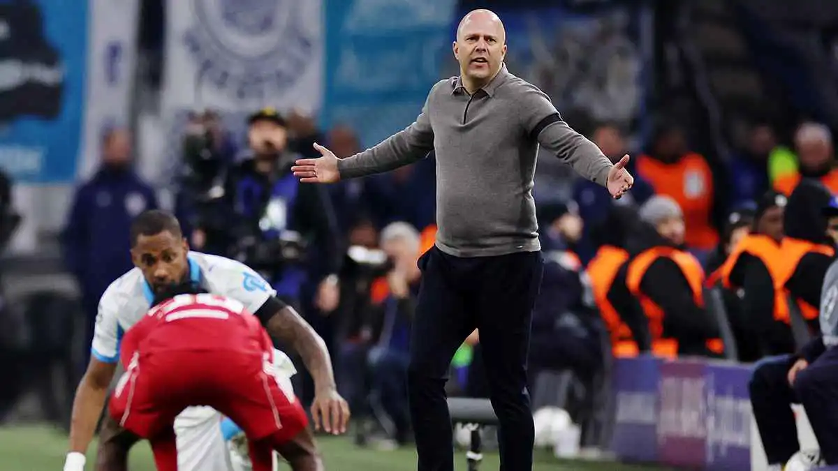 بخلاف ألونسو.. اسم مفاجئ يقتحم قائمة المرشحين لخلافة آرني سلوت في ليفربول