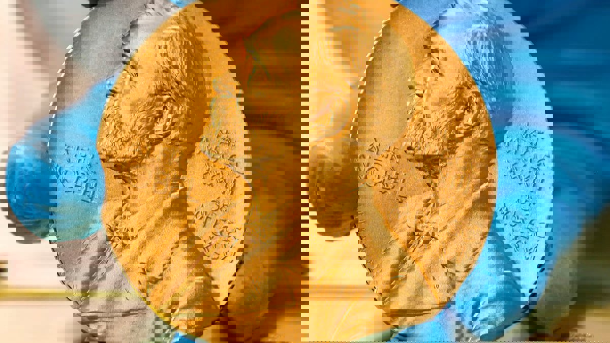 3 فائزين بجائزة نوبل للكيمياء لعام 2022