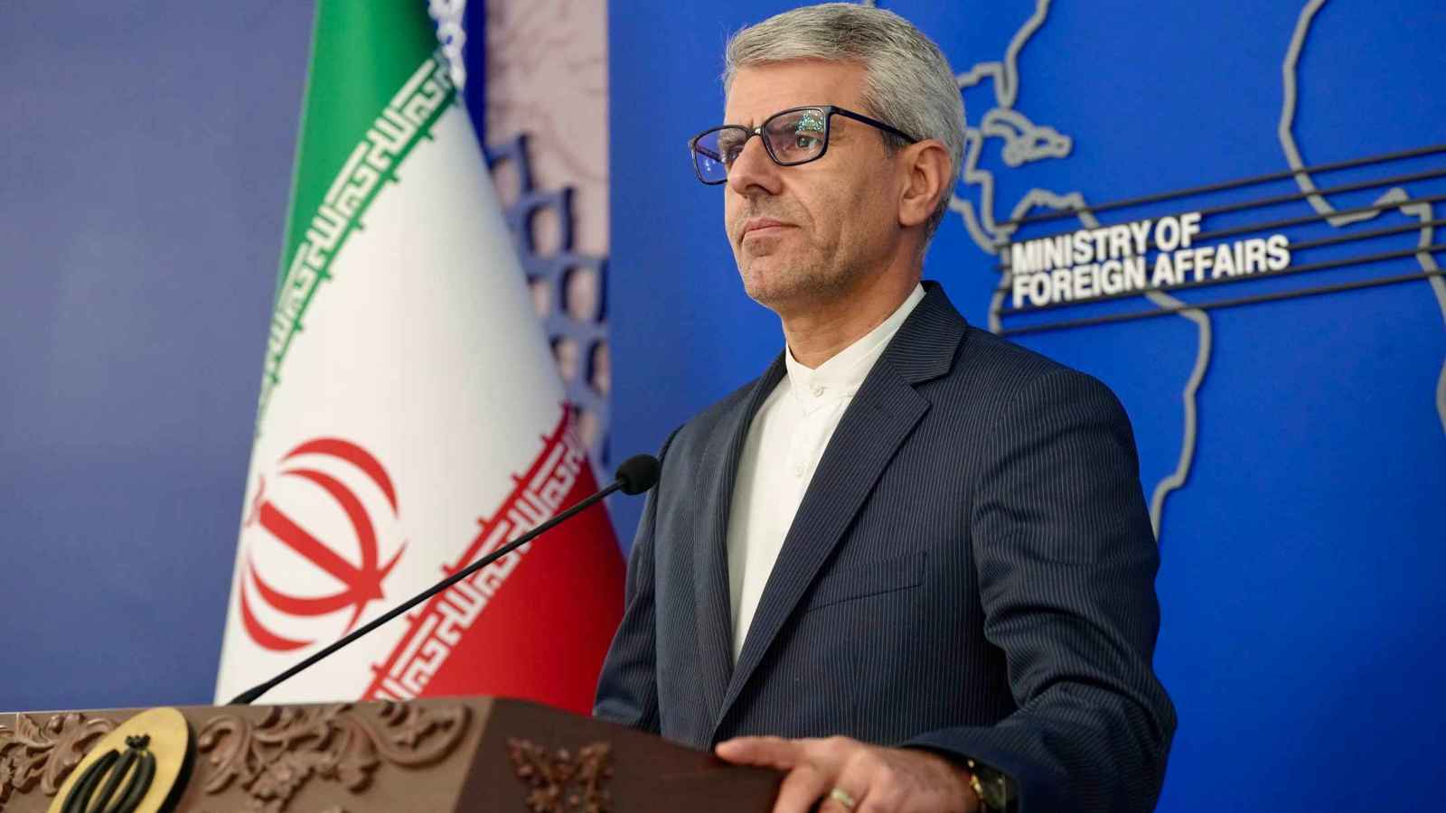 "لعبة إعلامية".. إيران تكشف حقيقة وجود مفاوضات مباشرة مع ترامب