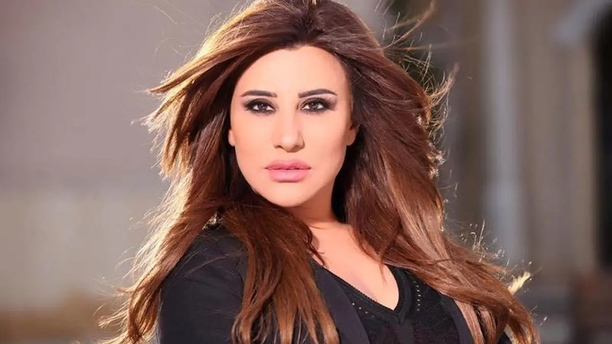 بعد انتقادات واجهتها.. نجوى كرم تعلق على حضورها حفل الفاشنيستا الكويتية الدكتورة خلود