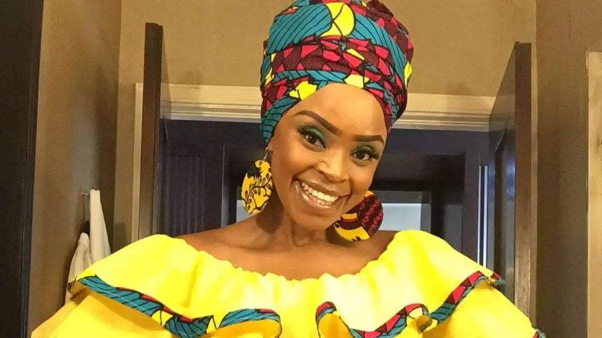 بعد صراع مع السرطان.. وفاة حفيدة مانديلا عن 43 عاما 