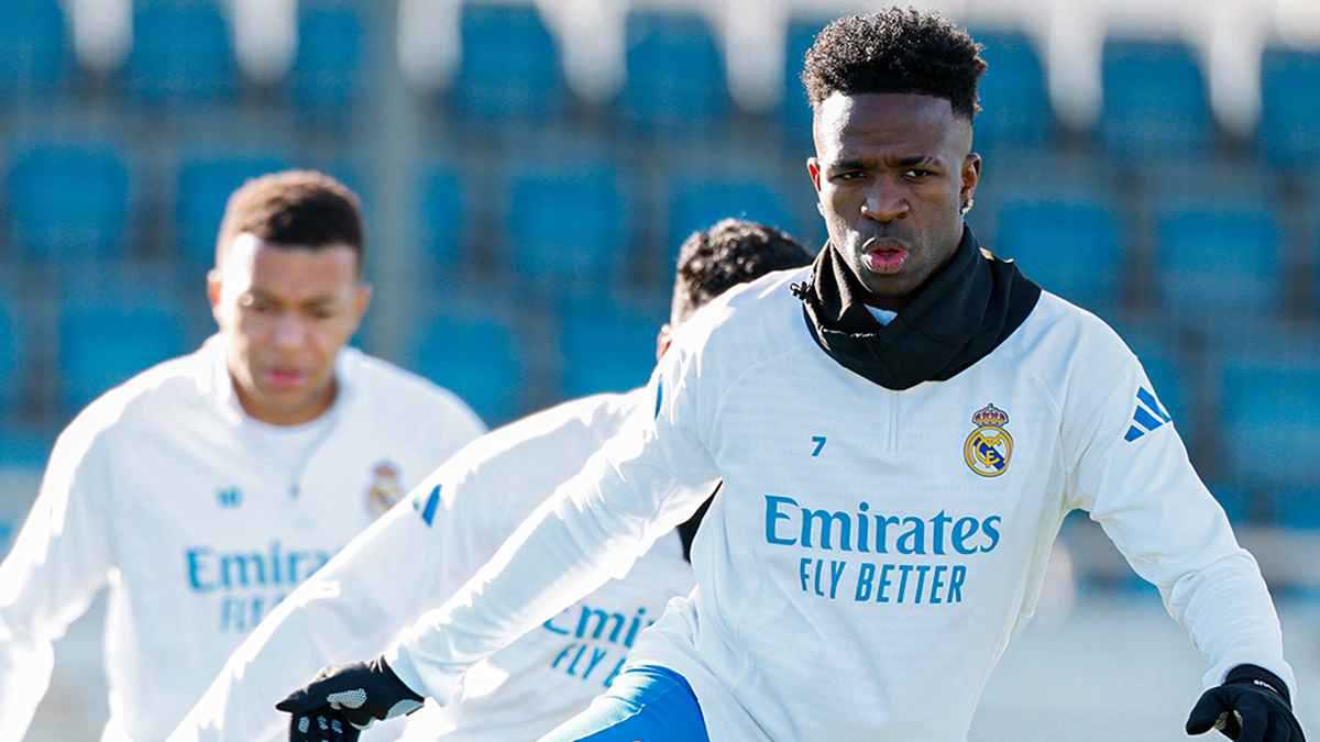 فينيسيوس يحرج تشابي ألونسو في تدريبات ريال مدريد (فيديو)