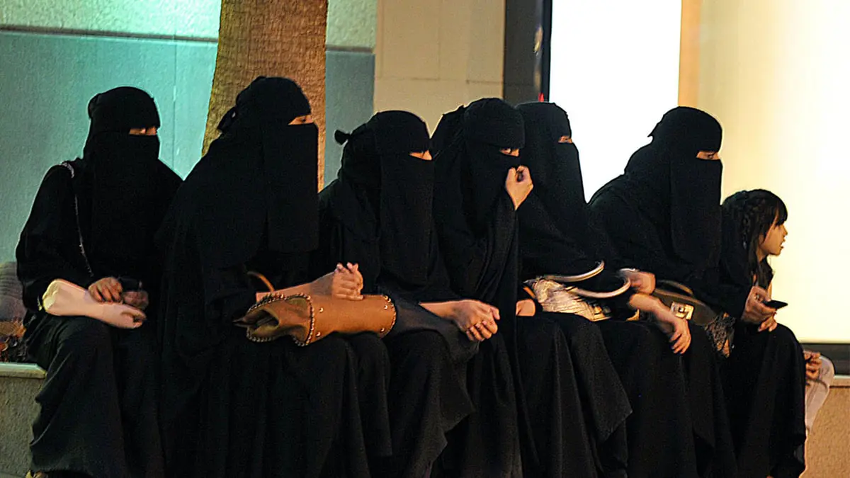 السعودية.. الأولوية في حركة النقل لـ"المعلمات المطلقات"