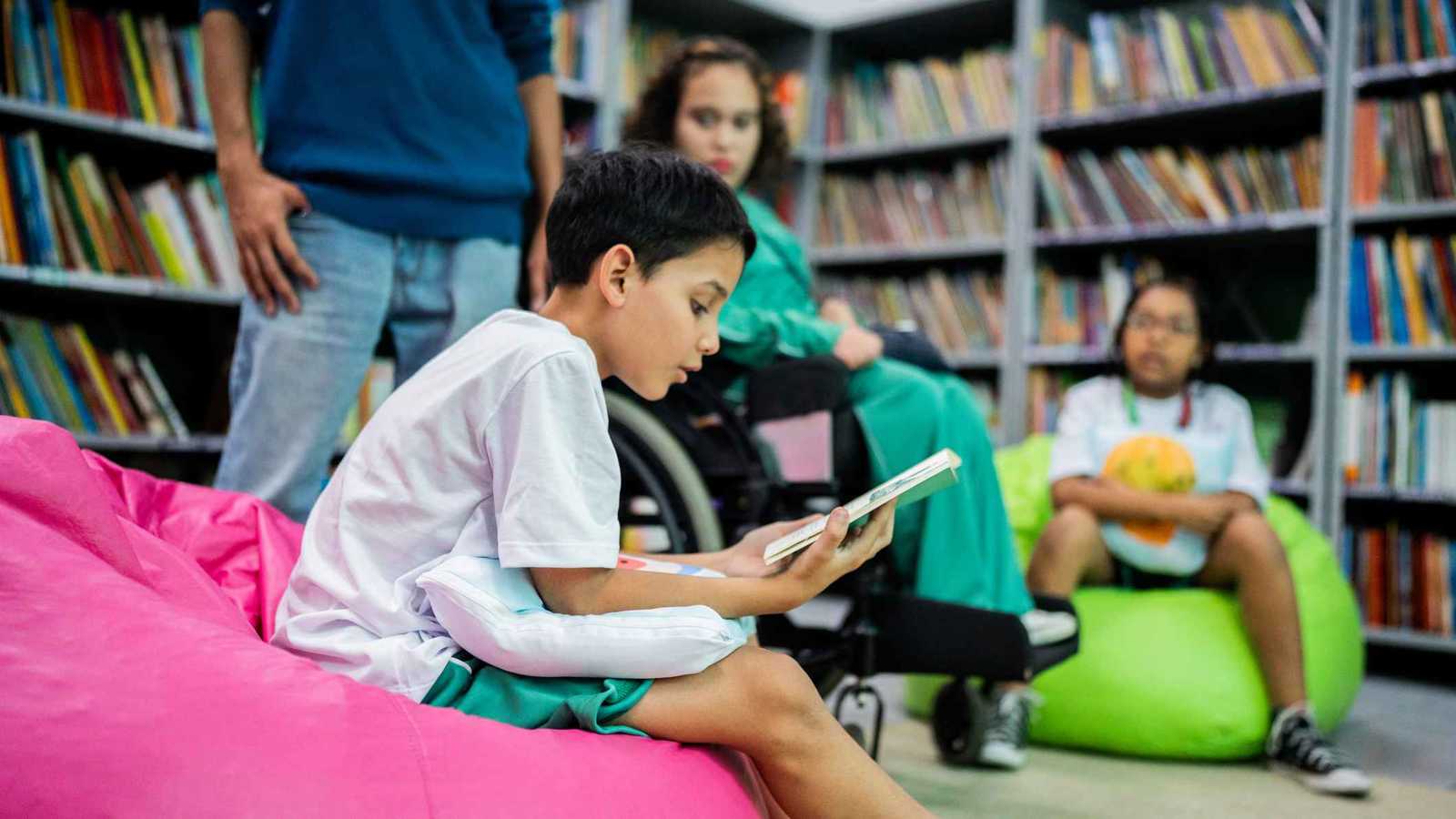 ما تأثير "القراءة بصوت عال" في الذكاء العاطفي للأطفال؟