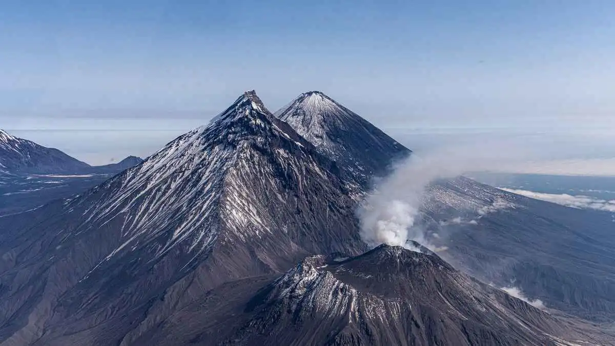 بعد الزلزال.. ثوران بركان كلوتشيفسكي في روسيا