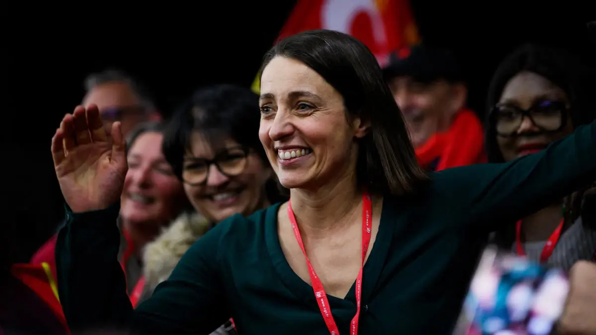 صعود صوفي بينيه المفاجئ يؤجج معركة نظام التقاعد في فرنسا