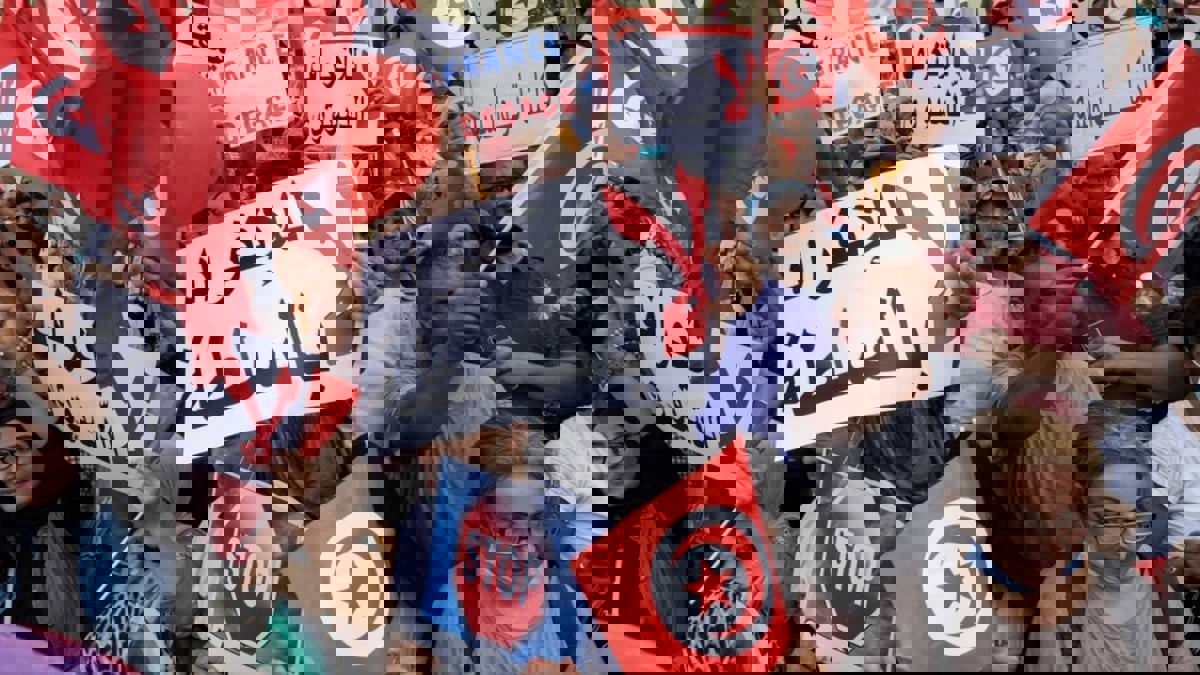 المعارضة التونسية تحشد الشارع لإسقاط الاستفتاء على الدستور