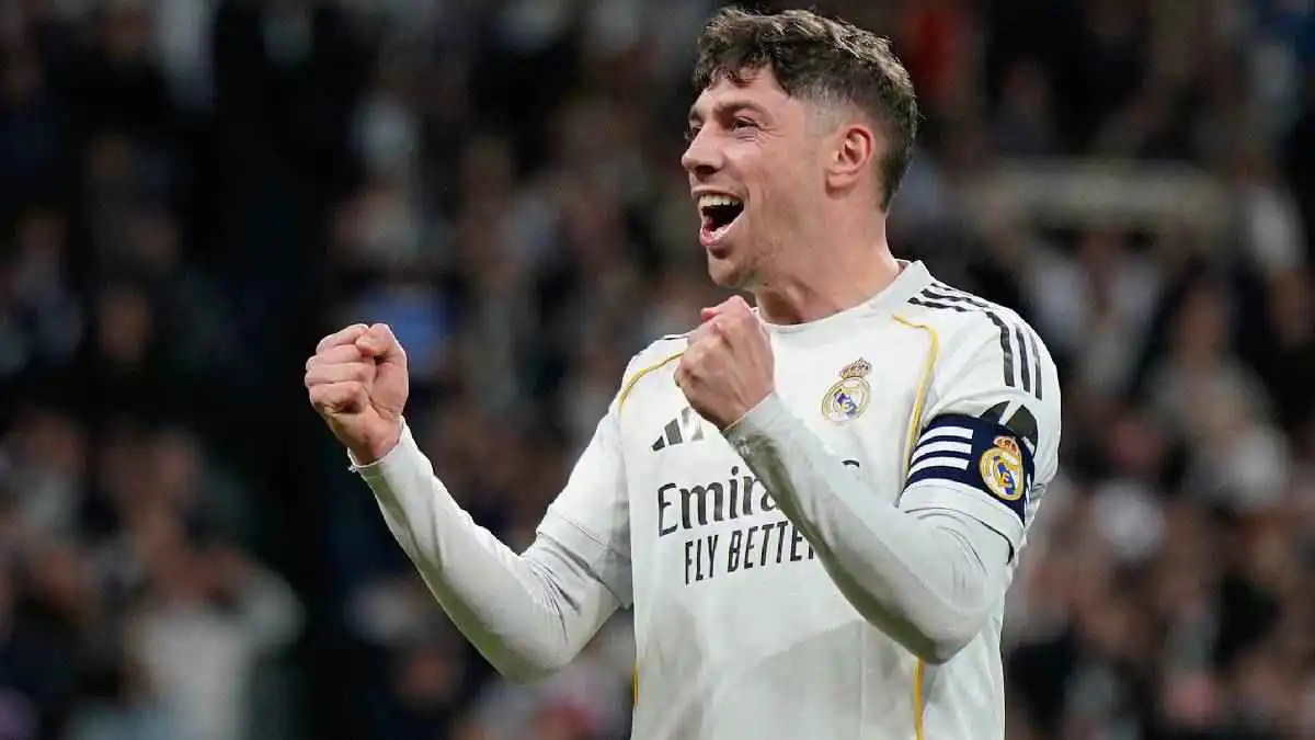 ركل الثلاجة.. غضب عارم من فالفيردي بعد استبداله أمام ريال سوسيداد (فيديو)