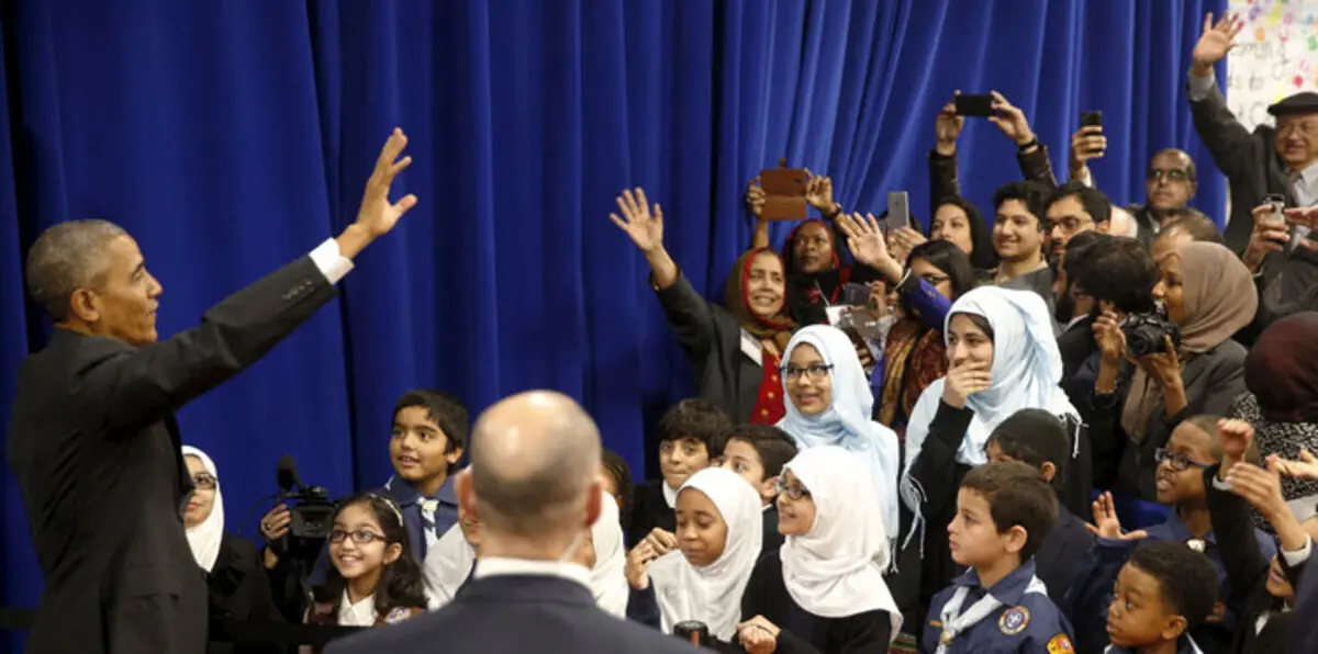 أوباما يخاطب المسلمين خلال زيارة نادرة لمسجد: نحن عائلة واحدة