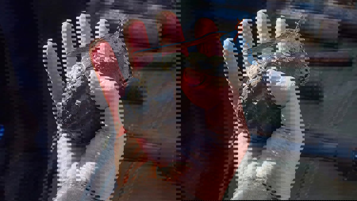 جندي يفقد حياته بعد إنقاذه المصلين من كارثة في مسجد جنوب اليمن