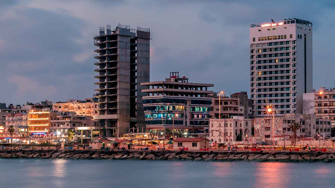 حلاقة رؤوس ثلاثة محامين تشعل غضبا واسعا في طرطوس السورية