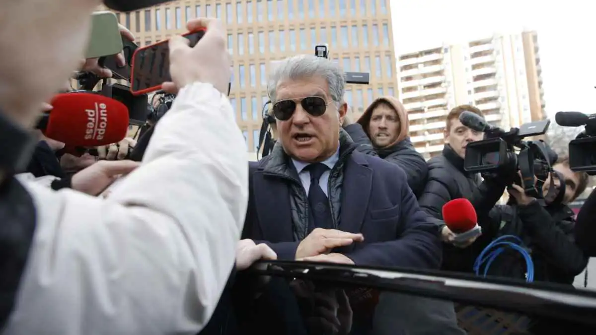 بفيديو لابورتا مع رئيس لجنة الحكام.. قناة ريال مدريد تهاجم برشلونة