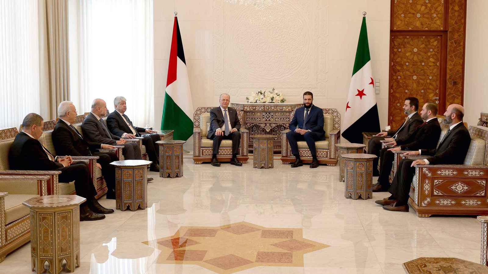 رئيس الوزراء الفلسطيني يلتقي الشرع في دمشق