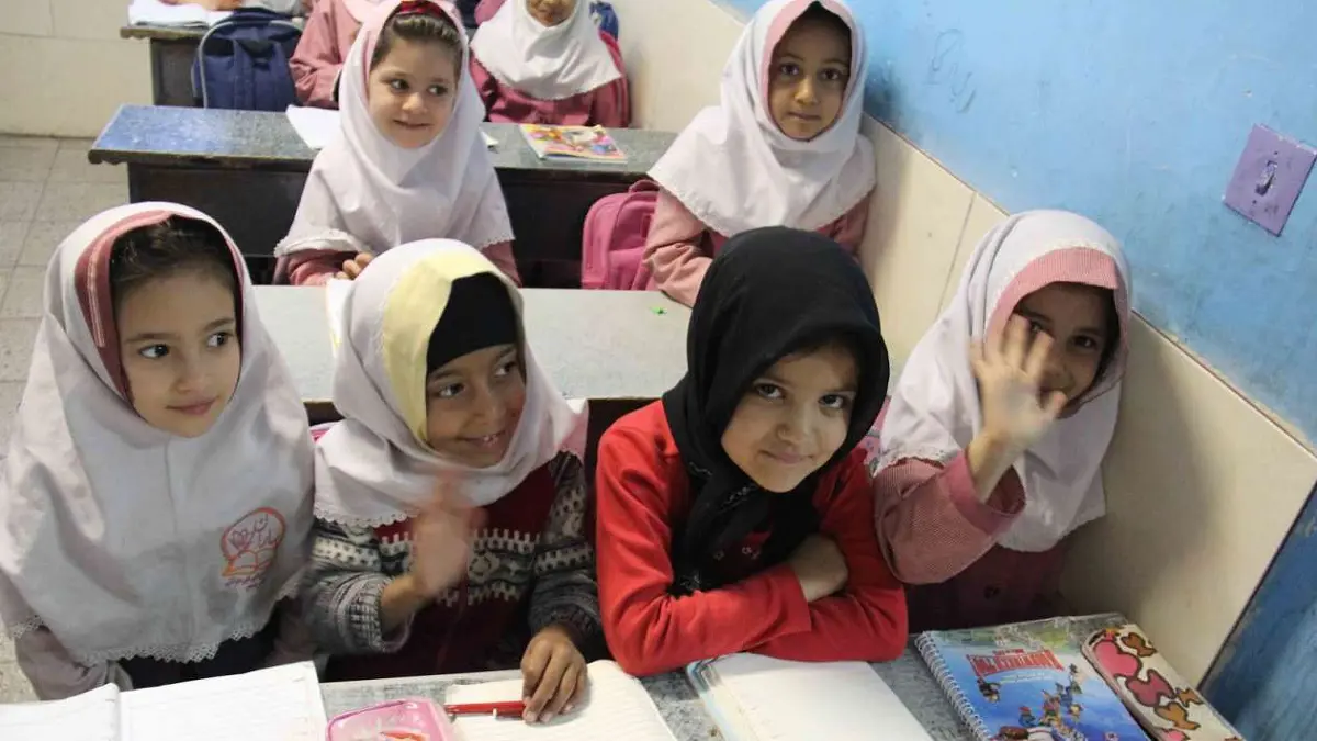 مع تكرار الحرائق والضحايا.. مدارس إيران تقتل طلبتها