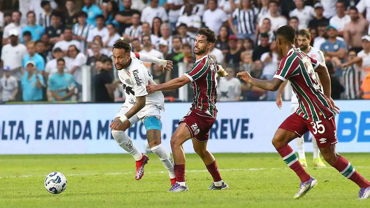 انفعال وإنذار ومشادة مع سيلفا.. نيمار يشارك في تعادل سانتوس وفلومينينسي (فيديو)