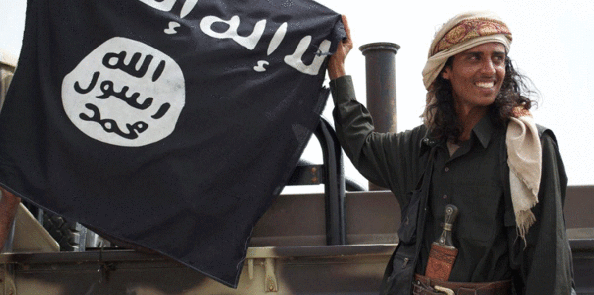 "القاعدة" يطلب المساعدة لصد هجمات أمريكا والحوثيين في اليمن