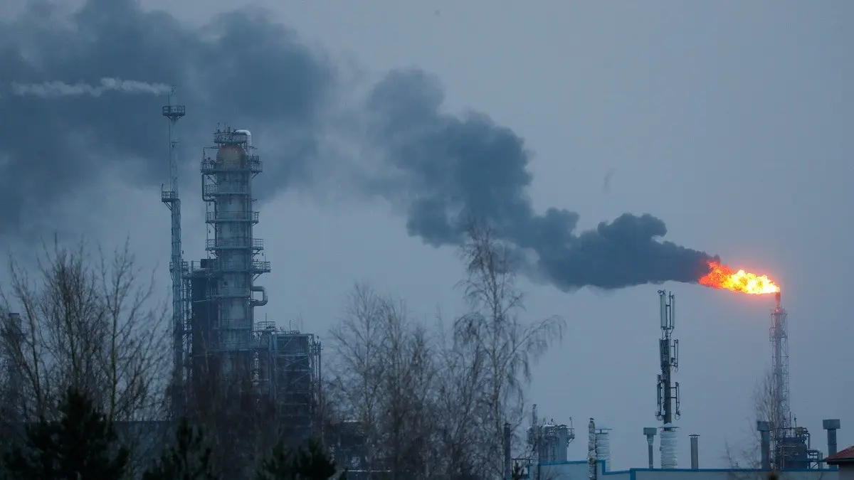 أوبك+ تبقي على سياسة إنتاج النفط مع صعود الأسعار لذروة عام